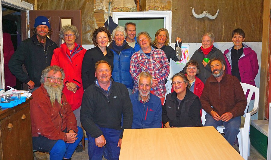 Volunteers Key to Successful Rat Eradication 8 Volunteers Key to Successful Rat Eradication 8